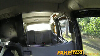 FakeTaxi - Bombázó fekete hajú maca baszásra vágyik