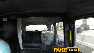 FakeTaxi - exra hatalmas kannás szuka megkefélve