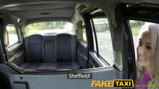 FakeTaxi - vékony csaj dögös csizmában