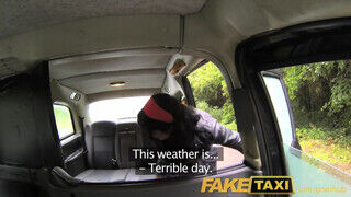 FakeTaxi - kolumbiai gádzsi hátsó bejáratba reszelve