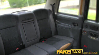 FakeTaxi - Kitetovált csöcsös bige szeret kufircolni