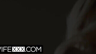 HotwifeXXX - Natalia Queen kedveli a méretes dárdát