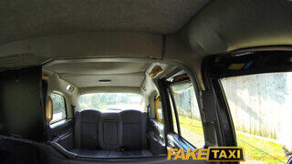 FakeTaxi - Chelsey Lanette a óriási keblű szöszi