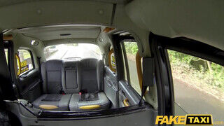 Fake Taxi - Amber Deen a luvnya világos szőke lány