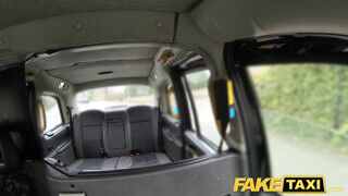 Fake Taxi - ausztrál szuka a szabadban is kedveli csinálni