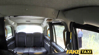 Fake Taxi - idősebb bige gigászi hímvesszőt akar