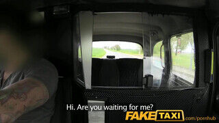 FakeTaxi - aranyos világos szőke csajszi imádja a hatalmas hímtagot