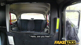 Fake Taxi - Kira Thorn a vonzó orosz fiatal