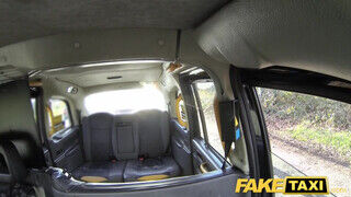 Fake Taxi - Cindy Sun hátsó lyukba is engedi