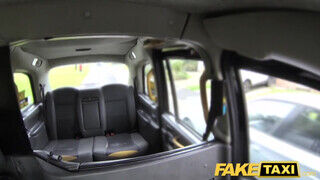 Fake Taxi - Dagadt thai szuka kezelésbe veszi a kukit