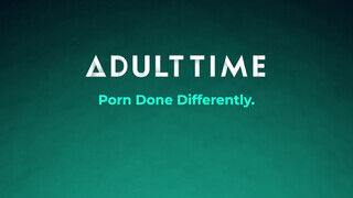 ADULT TIME - Goldie Glock hátsó lyukba is baszva