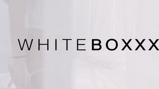 WhiteBoxxx - gigászi picsájú csaj reggel is akar szeretkezni