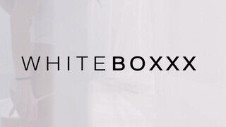 WhiteBoxxx - Caprice istenien kinyalja a csaja kicsike pináját