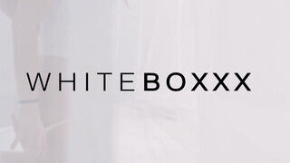 WhiteBoxxx - kettő ultra csábító lezbi kényezteti egymást