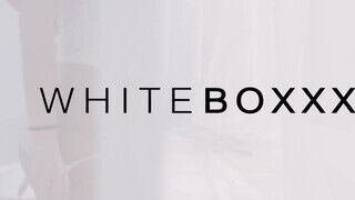 WHITEBOXXX - a rendes csaj megoszotik a faszon
