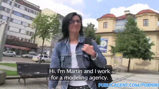 PublicAgent - kerek pinájú cseh Milf bige