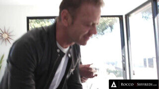 Rocco Siffredi - Jane Wilde popókáját Rocco reszeli
