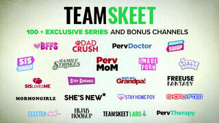 TeamSkeet - Ella Knox méretes mellei szétélvezve