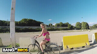 BANGBROS - Katerina Hartlova a óriási kannás milf