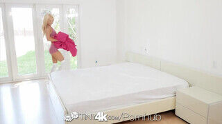 Tiny4k - Elsa Jean lecumiztatva és bekúrva