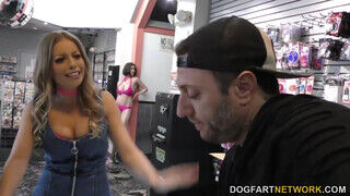 Britney Amber segglyukba tolva