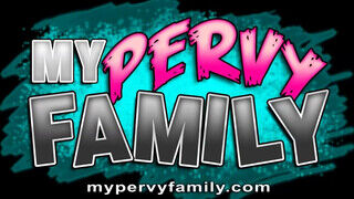 Slimthick Vic nagyon kúrni akart már - MyPervyFamily