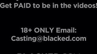 BLACKED - Slimthick Vic a gigászi mellű világos szőke milf