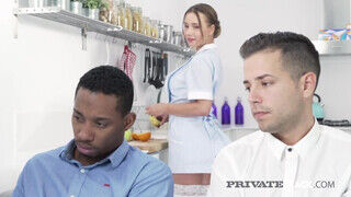 PrivateBlack - Taylor Sands édeshármasban szexel