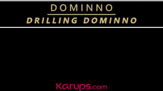 Karups - Dominno a termetes didkós milf