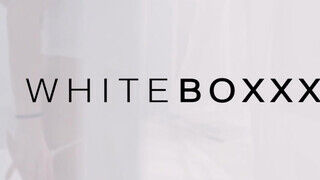 WHITEBOXXX - Nelly Kent és Alissia édeshármasban szeretkeznek