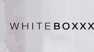 WhiteBoxxx - Liya Silver az igazán vonzó maca