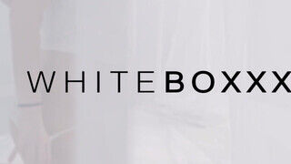 WhiteBoxxx - Darcia Lee a méretes tőgyes magyar kokeró gádzsi