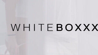 WhiteBoxxx - Silvia Dellai és Erika Bellucci édeshármasban kettyintenek