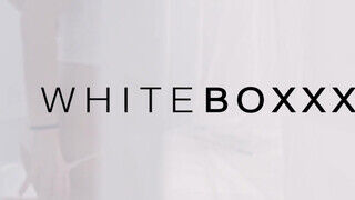 WHITEBOXXX - Sarah Kay lágy kamatyolása