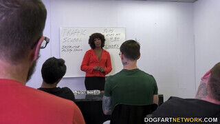 Misty Stone 10 pasast szop le