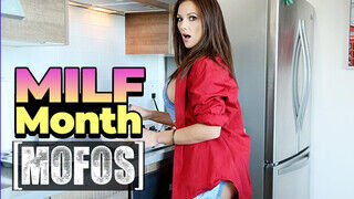 MOFOS - Mandy Flores popója megkefélve