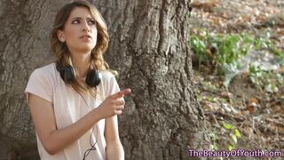 Alexa Grace zsenge muffja forrón dörzsölődik lesbi szerelmében