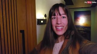 Német fiatal mostohalány cumizza apuci farkát a zuhanyban