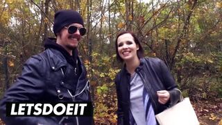 Óriási cickós barna hajú német bige felvétel a óriási kombiban vad baszásra