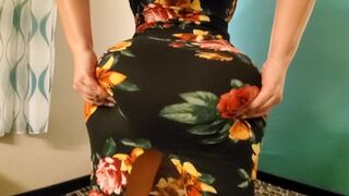 Crystal Lust termetes fenekű milf-et megdúgják egy szextől füstölgő hotelszobában