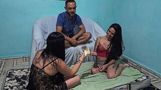 A nejem látni akarta, ahogy a kurvája először kapja hátsó lyukba