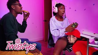 Twistys sztárjai, Hazel Grace és Rissa May forró leszbi kalandja gigászi mellekkel és nuni nyalással
